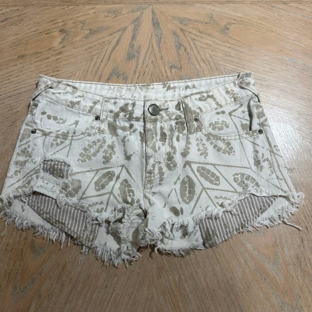 Free People Shibori feather printed cutoff denim shorts festival wear size 25